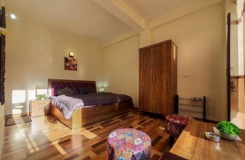 Old Manali Hotel | Alooma Valley View Stays