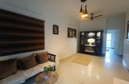 Govardhan Apartment | Apartment with Giriraj View I On Parikrama Marg I Near Daan Ghati & ISKCON