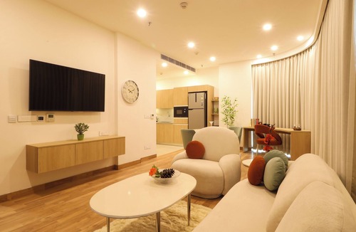 IMT Manesar Hotel | AR SUITES KLJ SQUARE