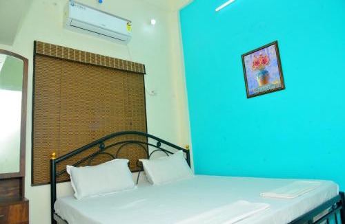 Srivaikuntam Hotel | Arun Lodge and Cottage Near Thiruchendur