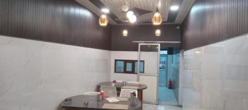 Aonla House | Astha Restorent & Geust House