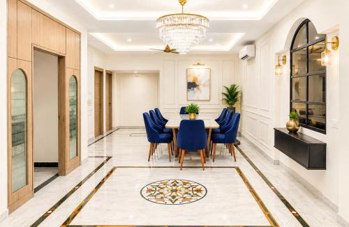 Mahmoorganj Hotel | Atlantiis Suites Inn By Signature Stays Near Vishwanath Temple Rathyatra