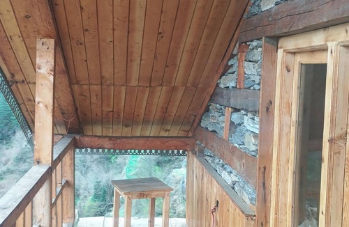 New Manali Cabin | Aum At the Great Himalayan National Park Road, comes the fairytale village Tandi
