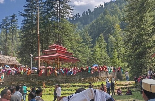 New Manali Cabin | Aum At the Great Himalayan National Park Road, comes the fairytale village Tandi