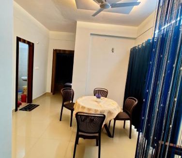 Lucknow Apartment | Aura Stays 2bhk