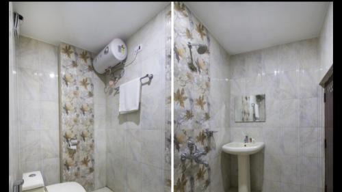 Manikonda Hotel | Aurum Abodes