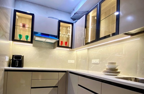 Patel Nagar House | Avyam Blue Terrace Apartment in New Delhi! Room-1 (Deluxe)