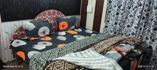 Laripora House | BAKSHI lodge