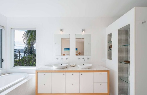 Macmasters Beach House | "Bangalla" - Ocean Views & Private Beach Access