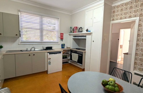 Oberon Ski Chalet | Bathurst 1000 - Jenolan Street Chalet - Ideal Accommodation for Large Groups