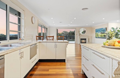 Robin Hill House | Bathurst farm retreat with heated pool