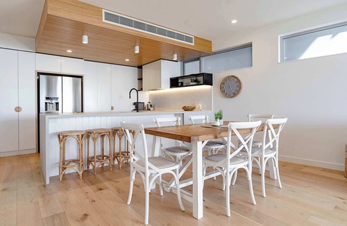 Alexandra Headland Apartment | Beachfront Escape at Beach Life with Ocean Views