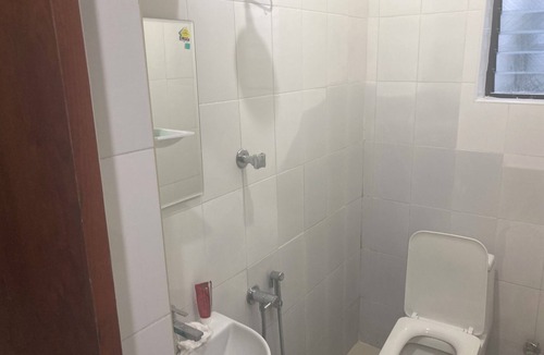 Chromepet Apartment | Beautiful 2-bedroom apartment with AC in charming Chennai-15 minute from Airport