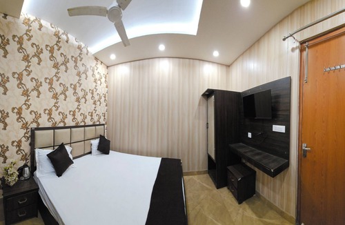 Faizabad Bed & Breakfast | Beautiful 9- AC bedroom Bed in Charming Ayodhya