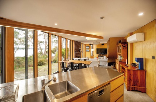 Great Bay House | Beautiful Beachfront Property