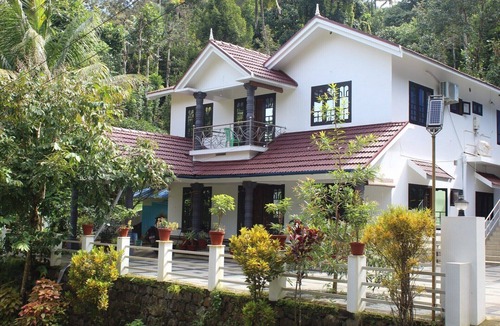 Devikolam House | Beautiful Homestay near Munnar with four attached bathrooms