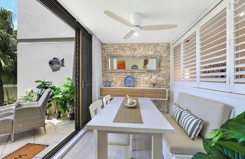 Sunshine Coast Apartment | Belladoo U2- Fully Renovated Beachfront Apartment
