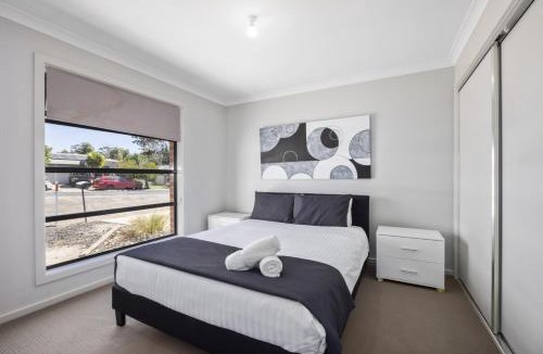 Jackass Flat House | Bendigo Signature Accommodation on Averys