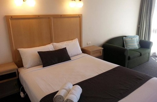 Shepparton South Hotel | Big Valley Lakeside Paradise Motor Inn