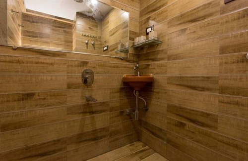 Aarey Colony Apartment | Blissful Stay in Goregaon East