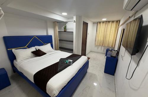 Adyar Hotel | Blue Shell