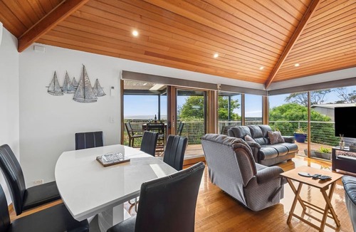Anglesea House | Blue Water