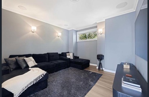 Brooklyn House | Bluewater Manor