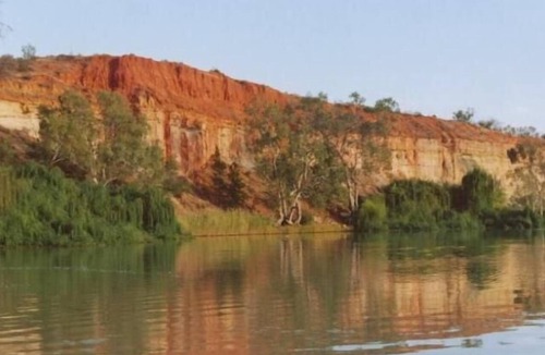 Murtho House | Border Cliffs River Retreat
