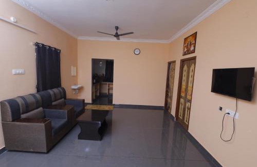 Tirupati Apartment | Brand New Spacious 2bhk apartment in Tirupati center of the city - 402