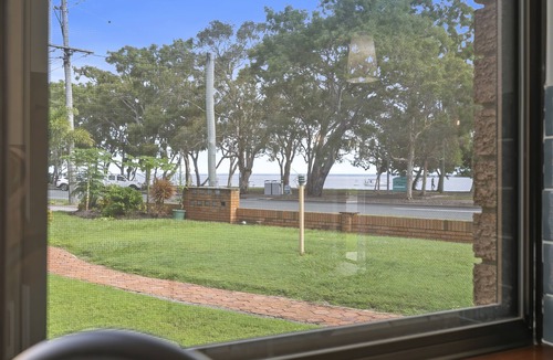 Bongaree Apartment | BRIDGE VIEW!
