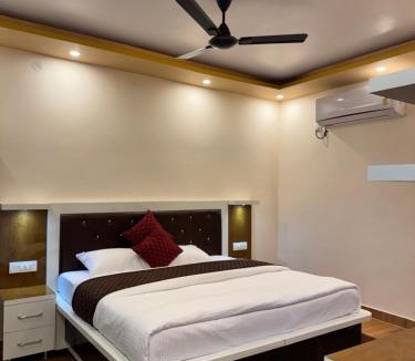 Arki Hotel | Brother's Hotel & Restaurant Chamakripul