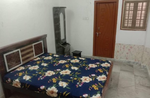 Toli Chowki Apartment | Budget House