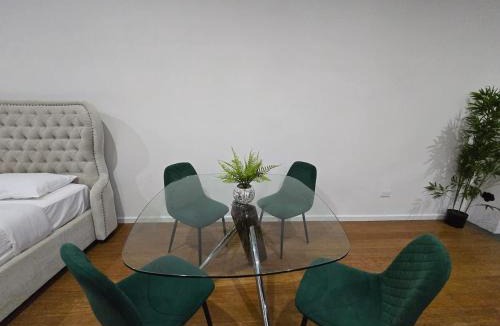 Camperdown Apartment | Camperdown two bed Close to bus stop and SYD CBD
