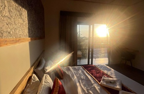 Vayittiri Hotel | Camplights Stays