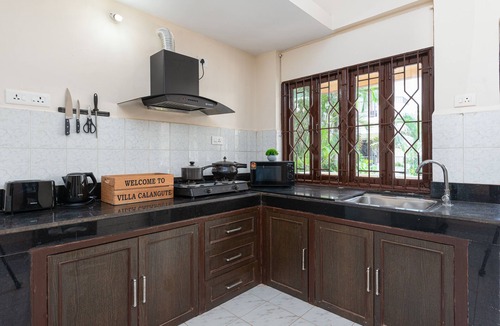 Gauravaddo Villa | Candolim Beach Stay | 2 minutes Walk to Beach