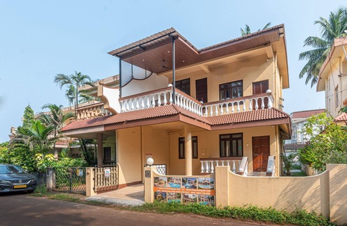 Gauravaddo Villa | Candolim Beach Stay | 2 minutes Walk to Beach