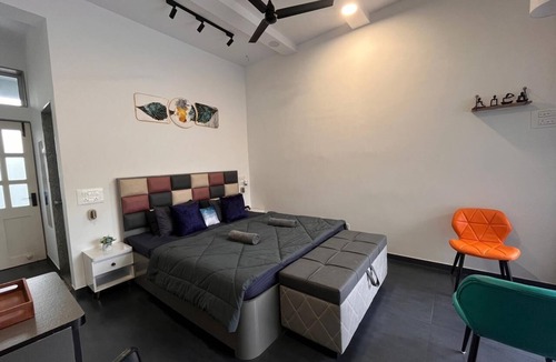 Ratnagiri Bed & Breakfast | Casa Oceanus – Pool Facing 1 Private Bedroom In Casa Oceanus