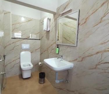 Guindy Hotel | CBL104INN By Blessings - Chennai Trade Center