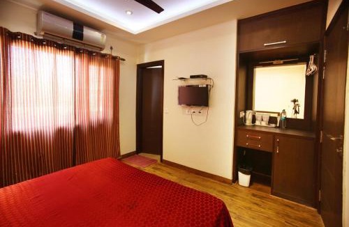 Chittaranjan Bed & Breakfast | Cedar Court