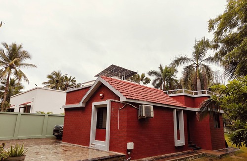 Sanand Villa | Charming 2-Bedroom Villa with Huge Garden