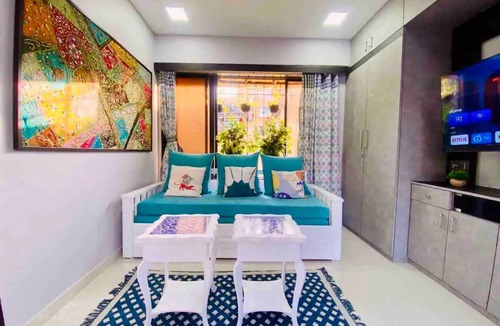 Ranwar Apartment | Charming 3 Bed 2 Bath in Bandra West with Balconyn