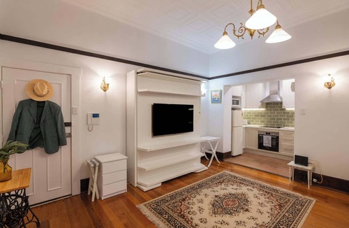 Darlinghurst Apartment | Charming Art Deco Darlinghurst Apartment