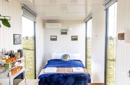 Canowindra Cabin | Charming Tiny Home on a Farm for a Romantic Getaway in NSW