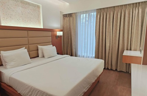 Kopar Khairane Hotel | CIESTA SERENE