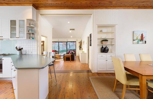 Albury House | Classic on George- clean, comfortable and pet friendly! - Classic heritage home with four bedrooms