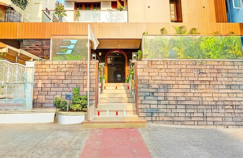 Dwaraka Nagar House | Classic with BalconyVIJAYA RESIDENCY