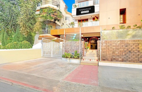 Dwaraka Nagar House | Classic with BalconyVIJAYA RESIDENCY