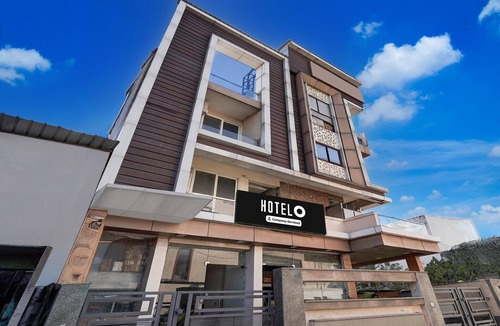 Dehradun House | Classic with BalconyHotel The Nest