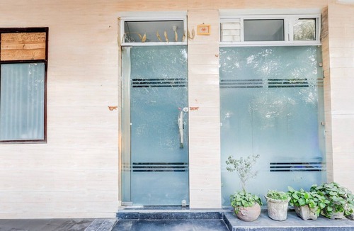 Rohini House | Classic with BalconyHotel Amazing House