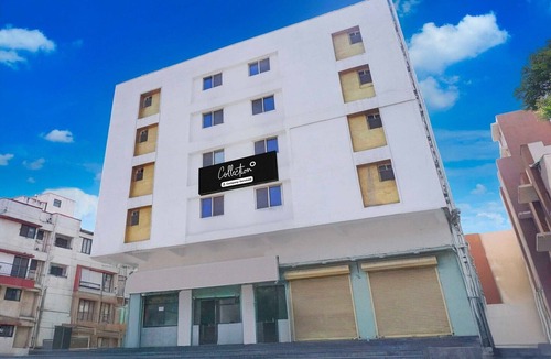 Pune House | Collection O Ambegaon Road Katraj White Castle